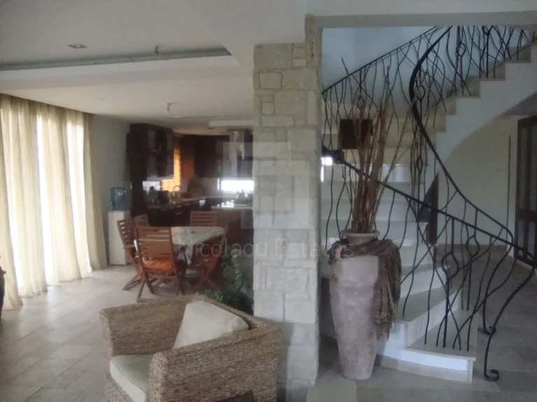 5 Bedroom House for Sale in Akrounta, Limassol District