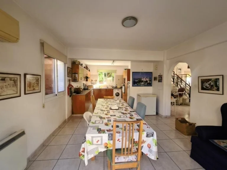 4 Bedroom House for Sale in Paphos – Anavargos