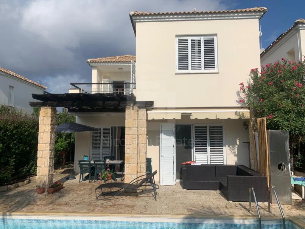 3 Bedroom House for Sale in Peyia, Paphos District