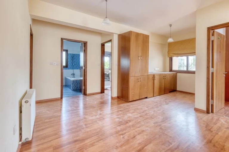 5 Bedroom House for Sale in Aradippou, Larnaca District