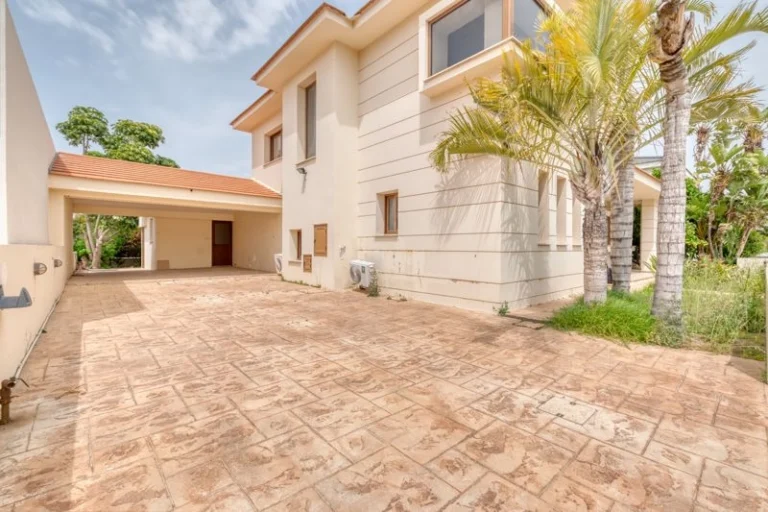 5 Bedroom House for Sale in Aradippou, Larnaca District