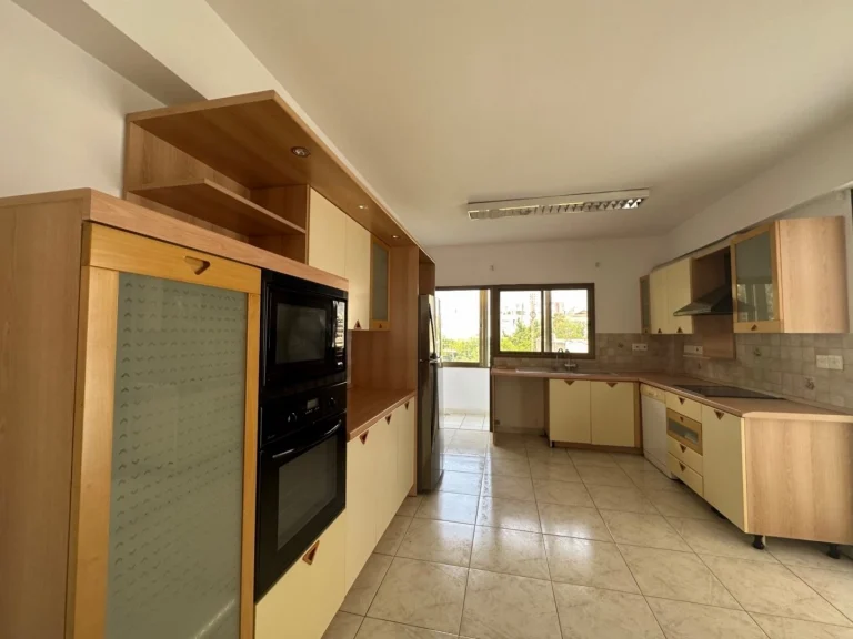 3 Bedroom Apartment for Sale in Limassol – Mesa Geitonia