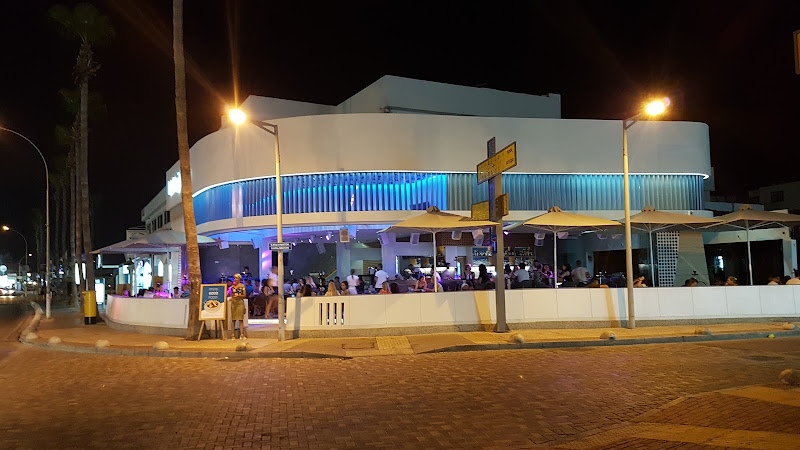 Living Room Cafe – Lounge Bar