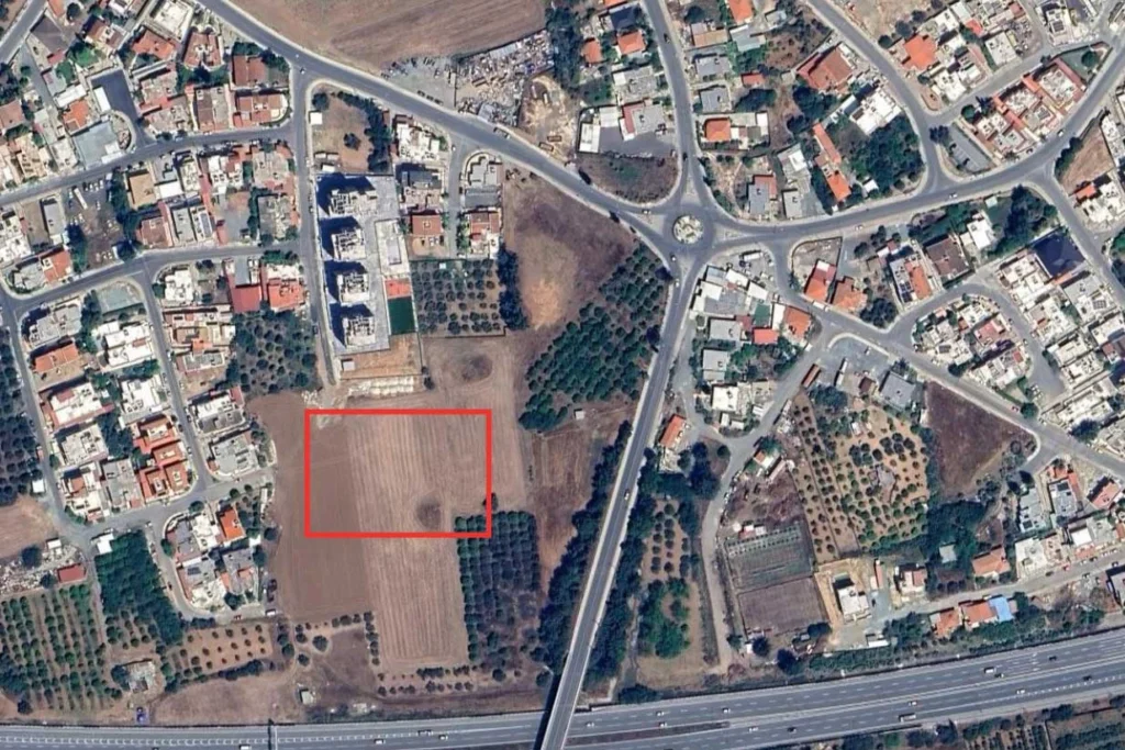 8,952m² Residential Plot for Sale in Kato Polemidia, Limassol District