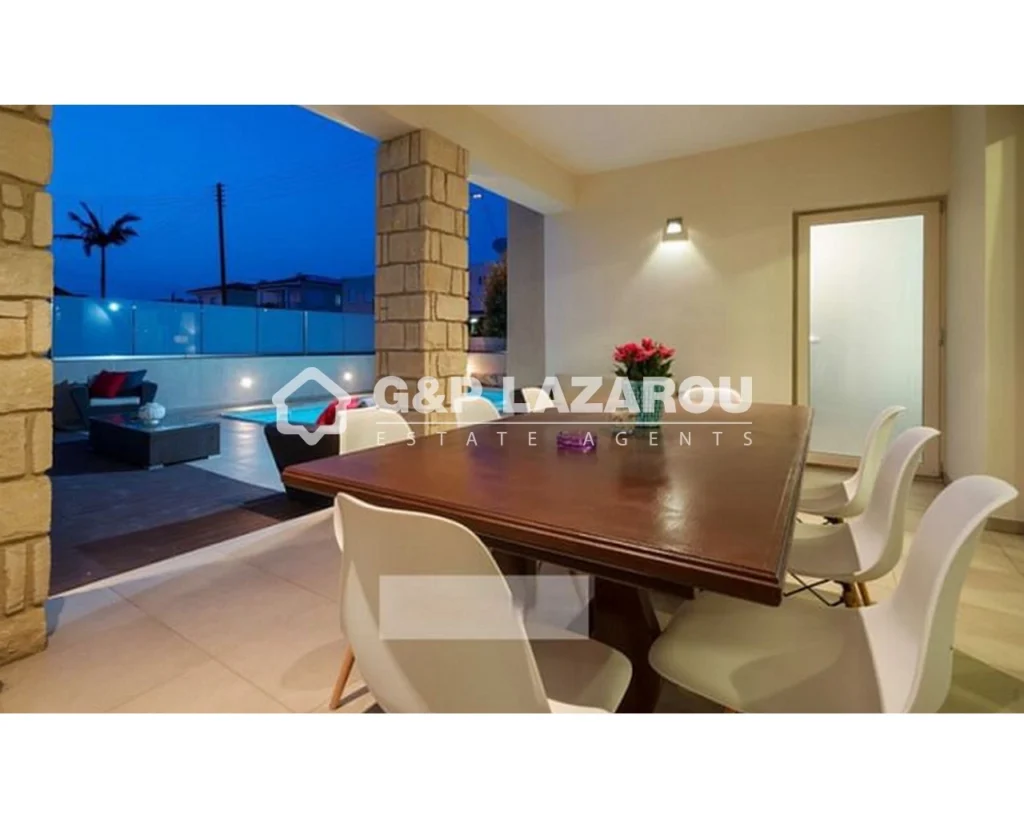 6+ Bedroom House for Sale in Paphos – Universal