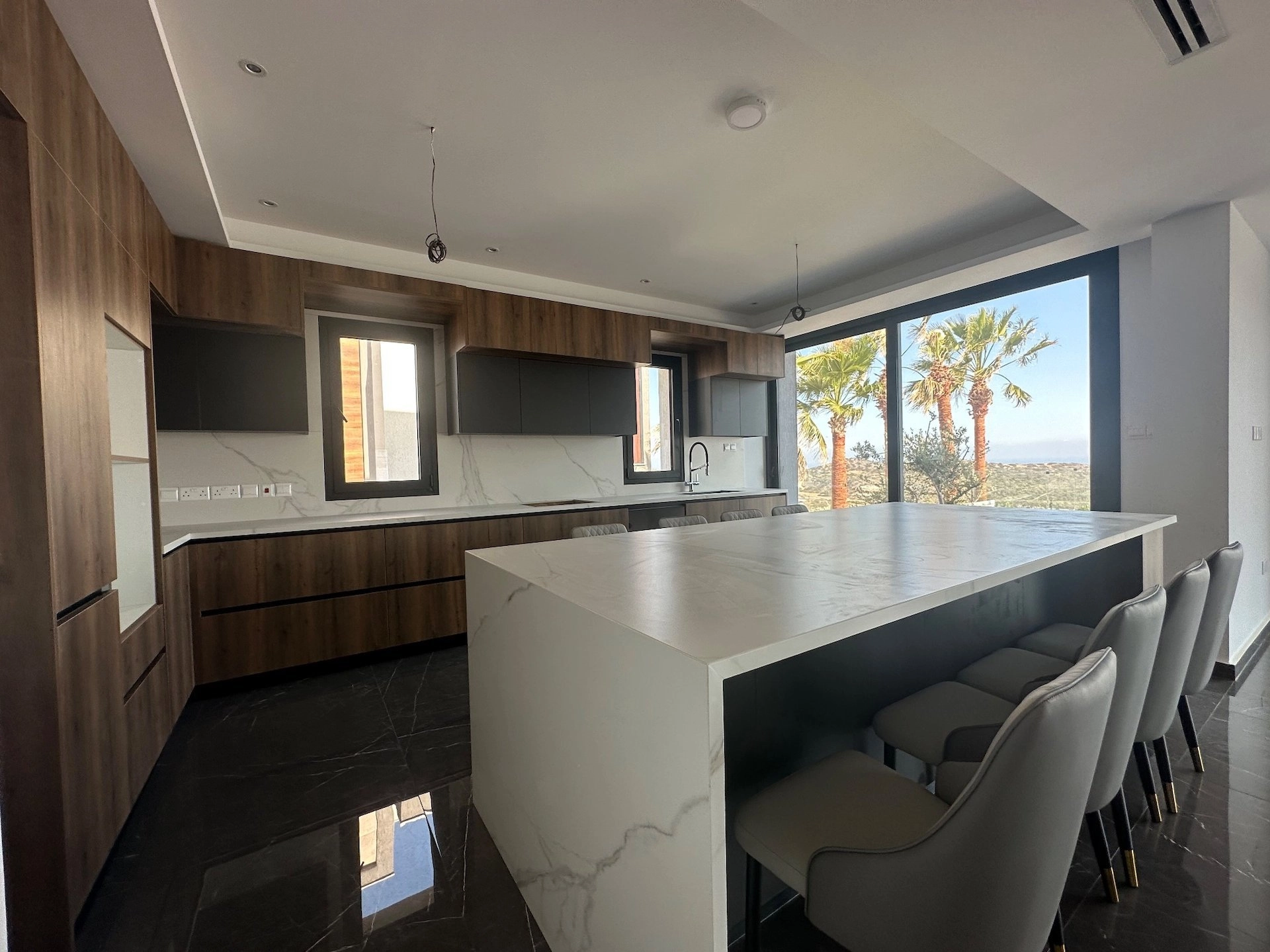 6+ Bedroom House for Rent in Parekklisia, Limassol District