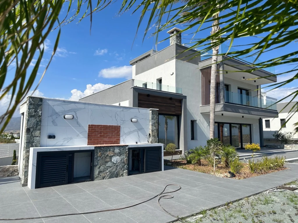 6+ Bedroom House for Rent in Parekklisia, Limassol District