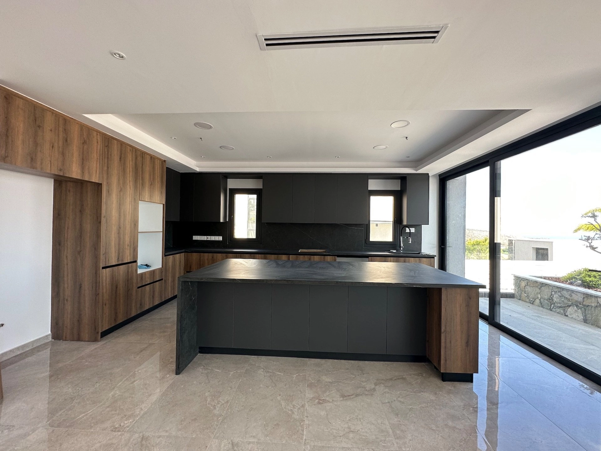 4 Bedroom House for Rent in Parekklisia, Limassol District