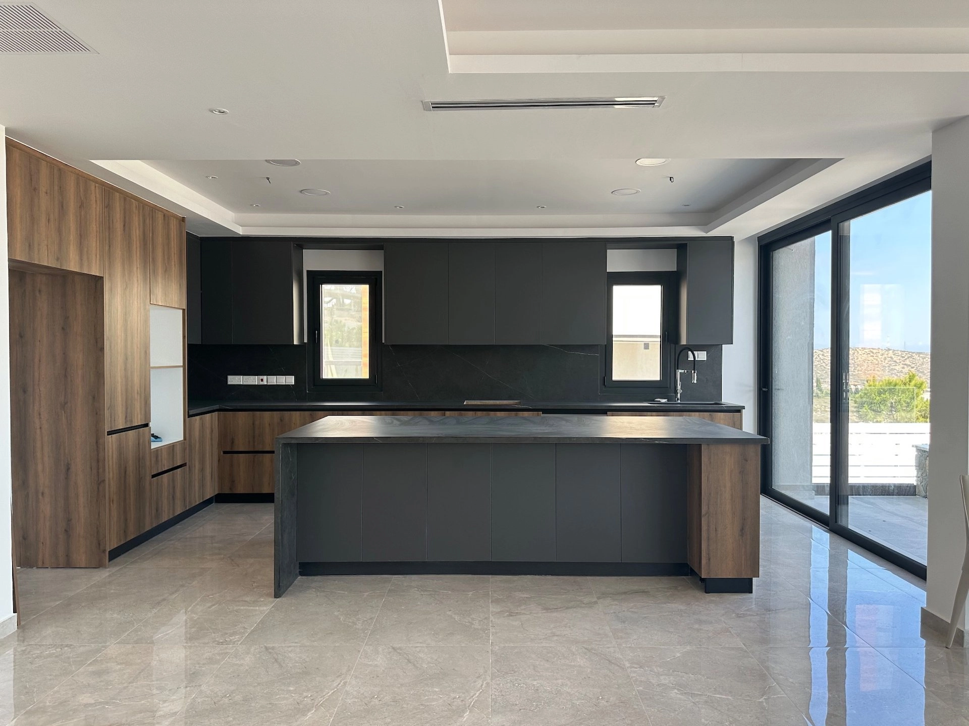 4 Bedroom House for Rent in Parekklisia, Limassol District