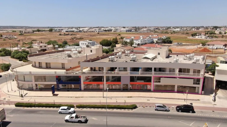 298m² Commercial for Sale in Deryneia, Famagusta District