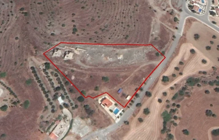 9,997m² Plot for Sale in Monagroulli, Limassol District