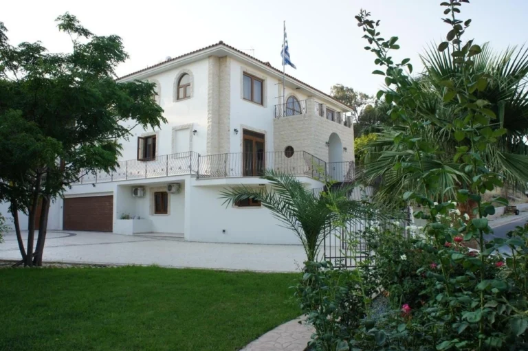 6+ Bedroom House for Sale in Oroklini, Larnaca District