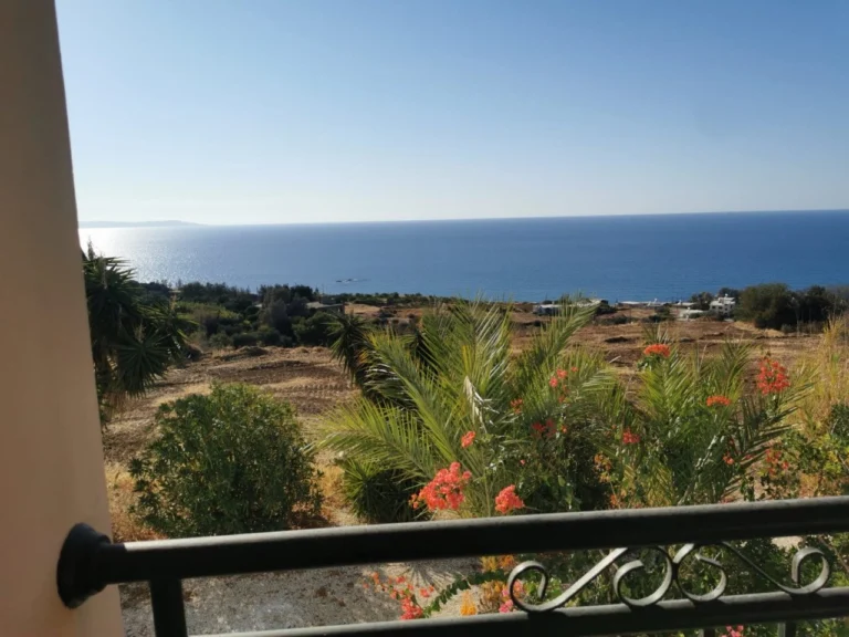 6+ Bedroom House for Sale in Pomos, Paphos District