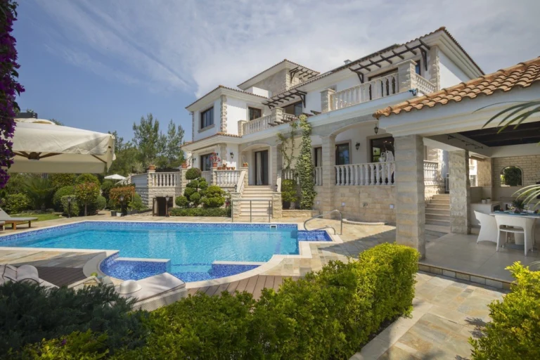 5 Bedroom House for Sale in Argaka, Paphos District