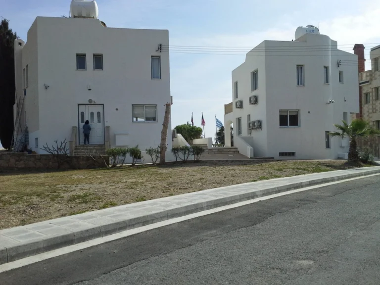 699m² Building for Sale in Chlorakas, Paphos District