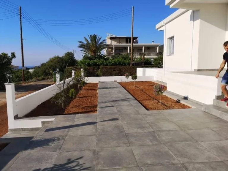 3 Bedroom House for Sale in Pomos, Paphos District