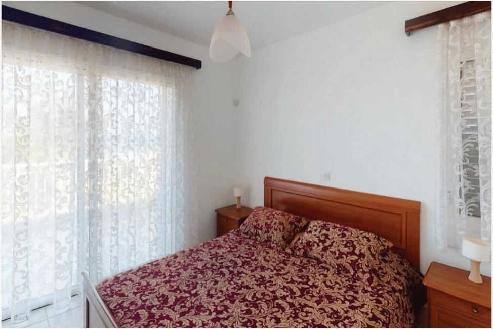 6+ Bedroom House for Sale in Argaka, Paphos District