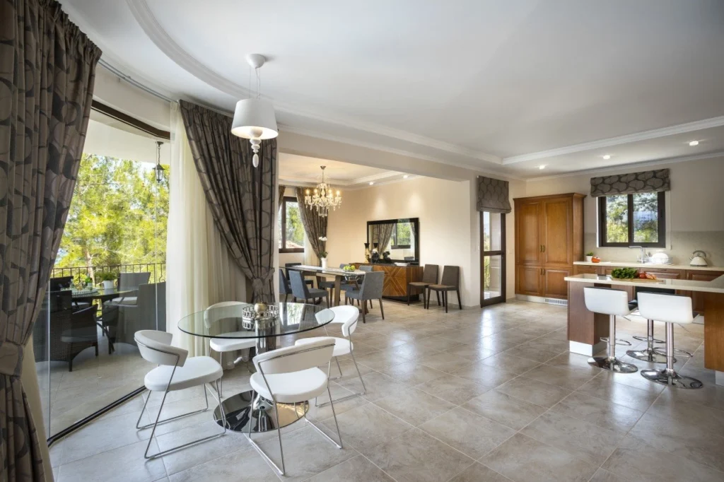 4 Bedroom House for Sale in Argaka, Paphos District