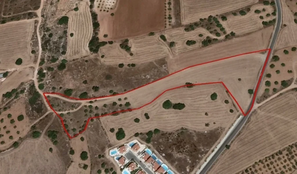 13,713m² Plot for Sale in Paphos District