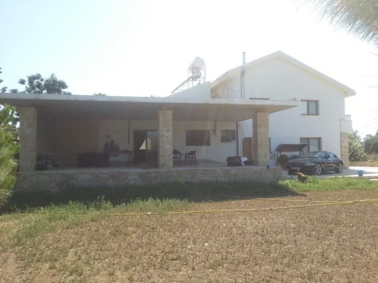 4 Bedroom House for Sale in Parekklisia, Limassol District