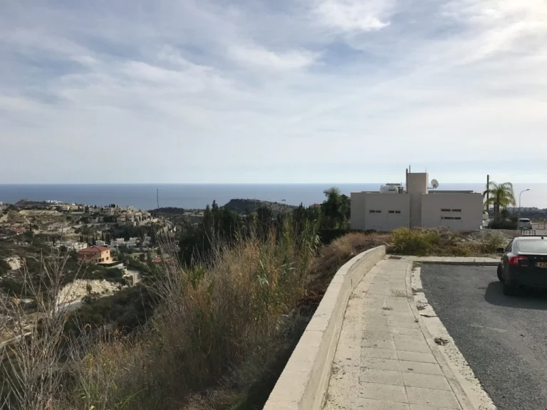 960m² Plot for Sale in Agios Tychonas, Limassol District