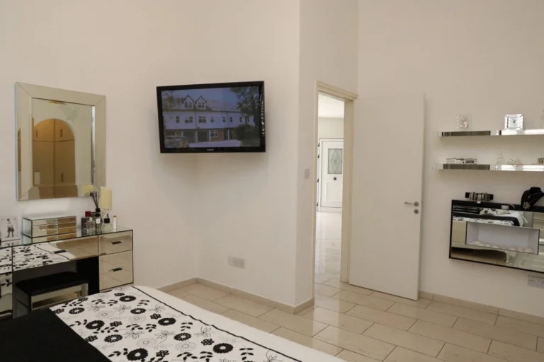 3 Bedroom House for Sale in Kissonerga, Paphos District