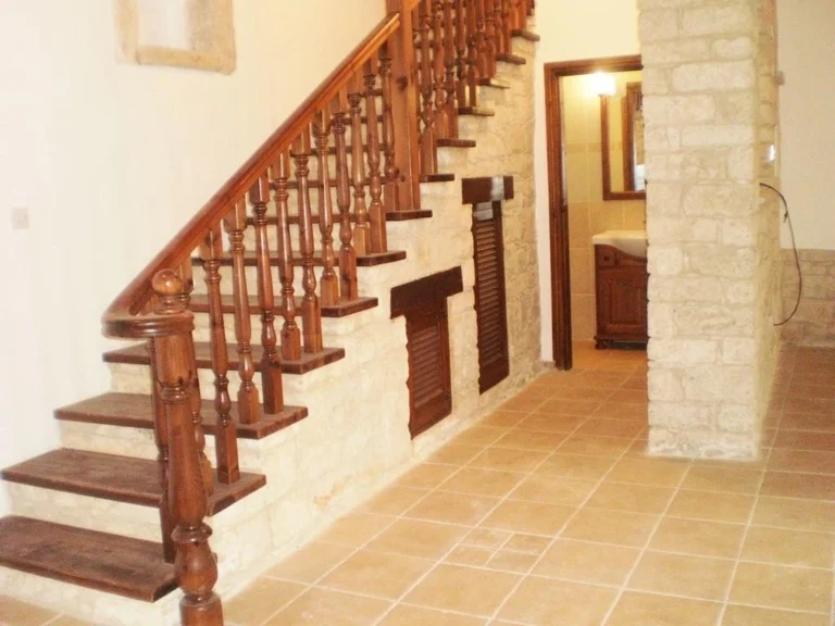 6+ Bedroom House for Sale in Trachypedoula, Paphos District