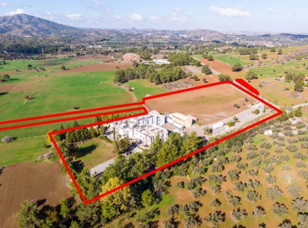 2680m² Building for Sale in Pyrga Larnakas, Larnaca District