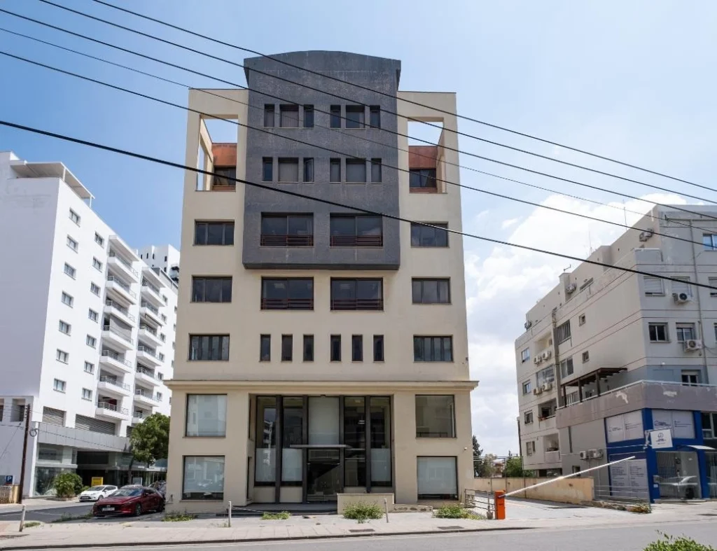 1271m² Building for Sale in Agioi Omologites, Nicosia District