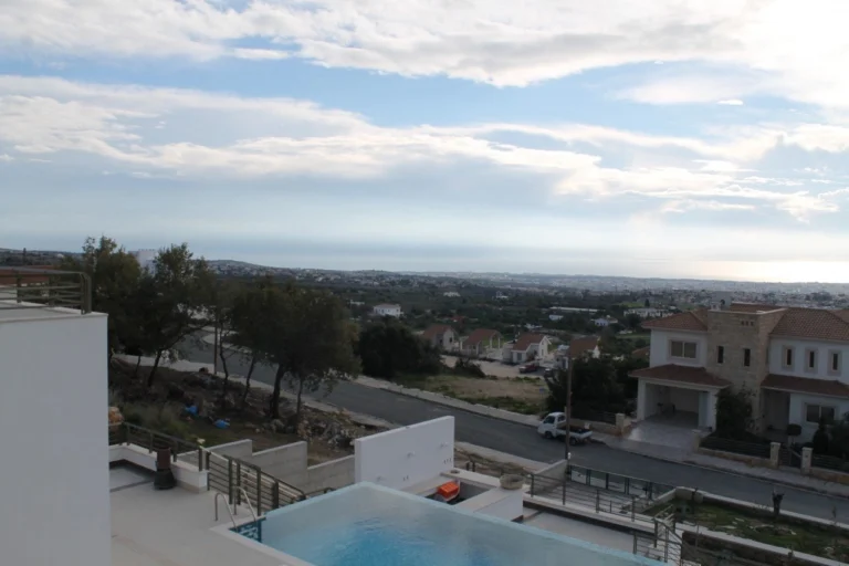 6+ Bedroom House for Sale in Mesa Chorio, Paphos District