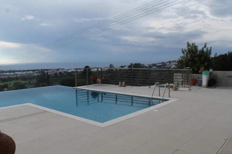 6+ Bedroom House for Sale in Mesa Chorio, Paphos District