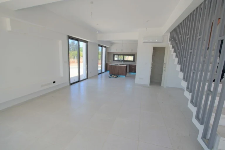 3 Bedroom House for Sale in Trachoni Lemesou, Limassol District