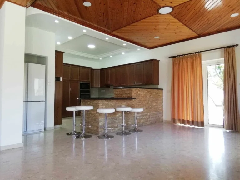 5 Bedroom House for Sale in Palodeia, Limassol District