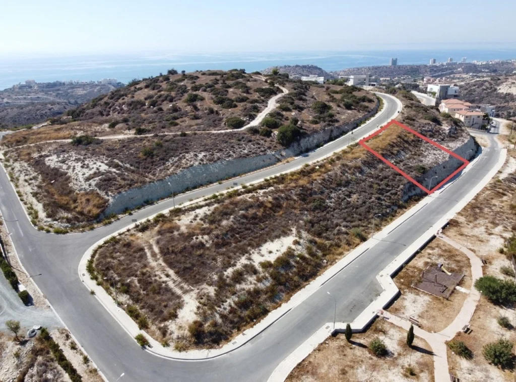 1,018m² Plot for Sale in Agios Tychonas, Limassol District