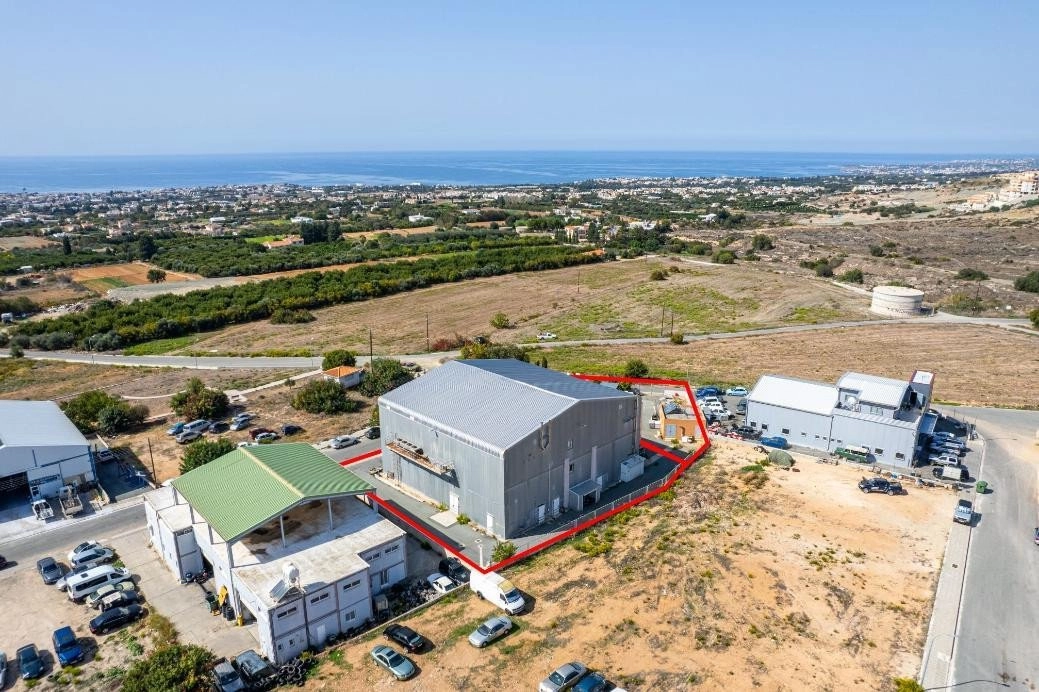1375m² Commercial for Sale in Paphos District