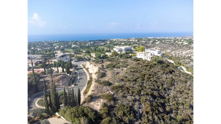 7,474m² Plot for Sale in Aphrodite Hills, Paphos District