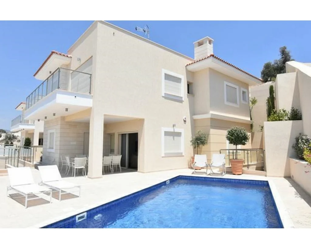 5 Bedroom House for Rent in Agios Tychonas, Limassol District