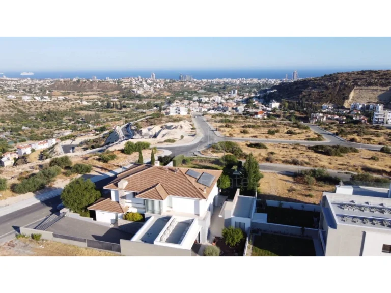 5 Bedroom House for Sale in Limassol District