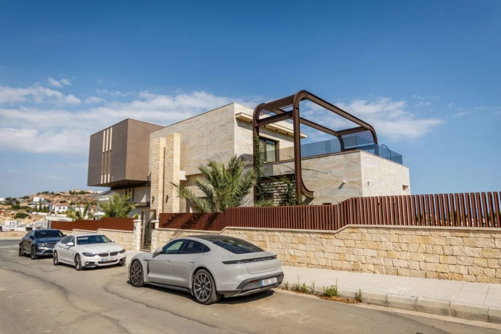 6+ Bedroom House for Sale in Limassol – Agios Athanasios