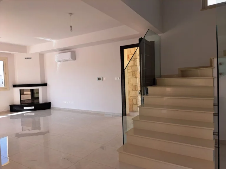 3 Bedroom House for Sale in Kissonerga, Paphos District