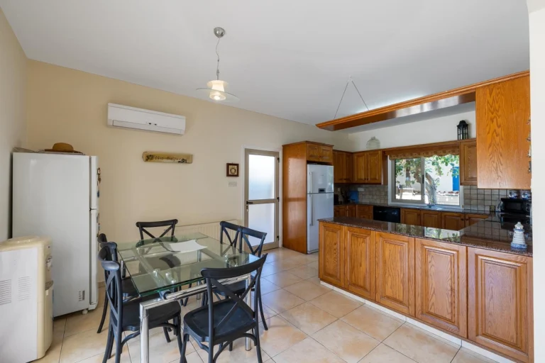 3 Bedroom House for Sale in Meneou, Larnaca District