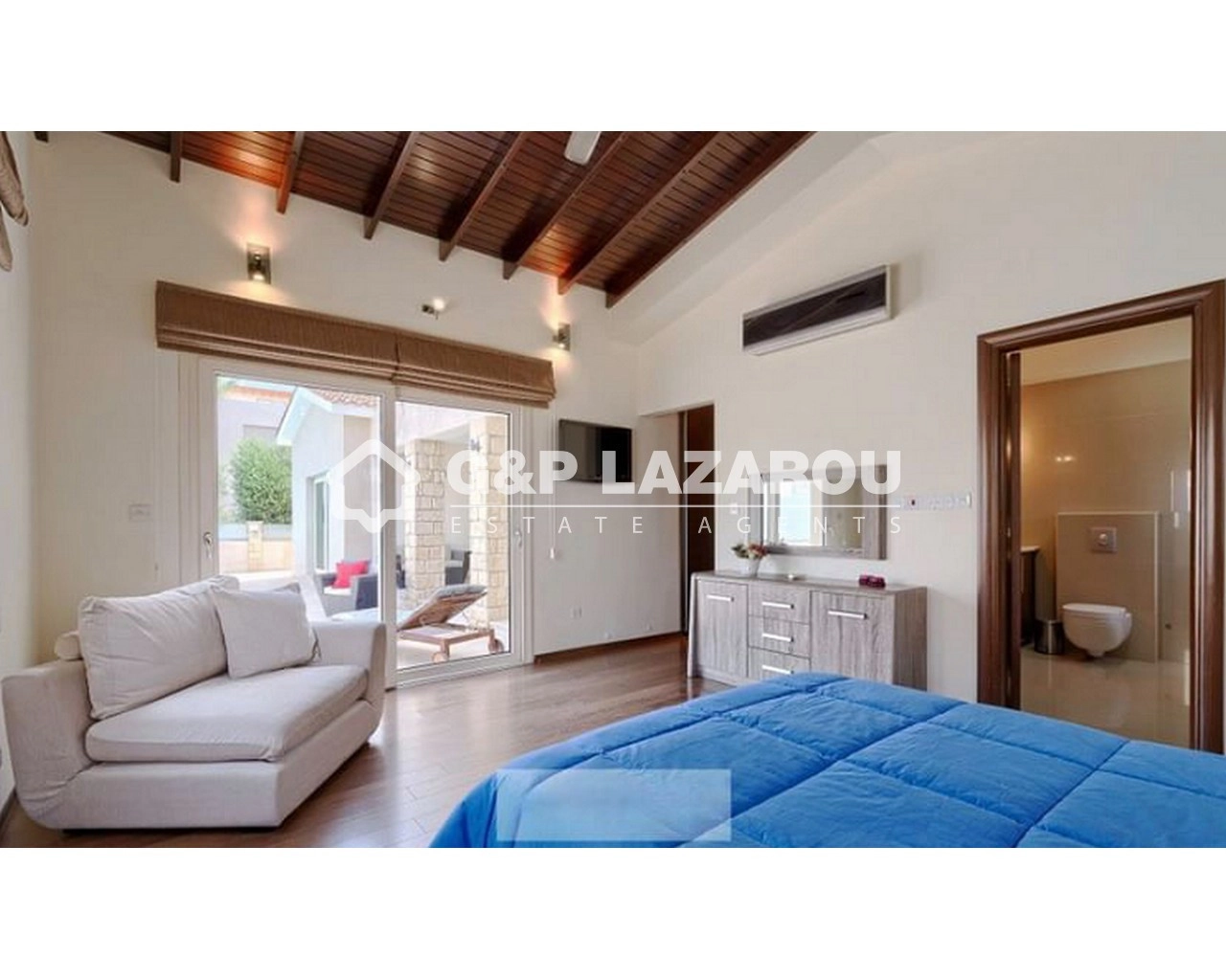 6+ Bedroom House for Sale in Paphos – Universal