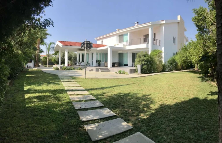 6+ Bedroom House for Sale in Nicosia District