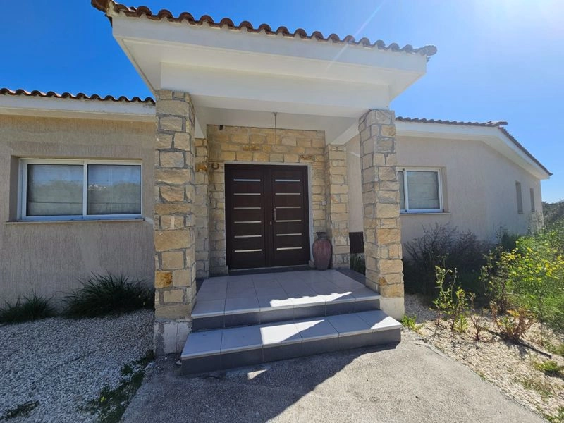 3 Bedroom House for Sale in Polemi, Paphos District