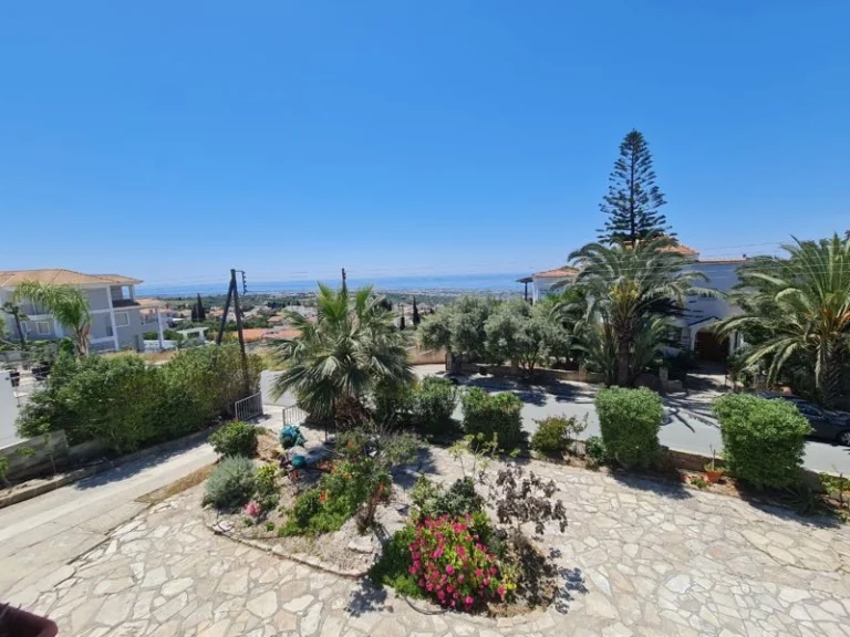 6+ Bedroom House for Sale in Tala, Paphos District