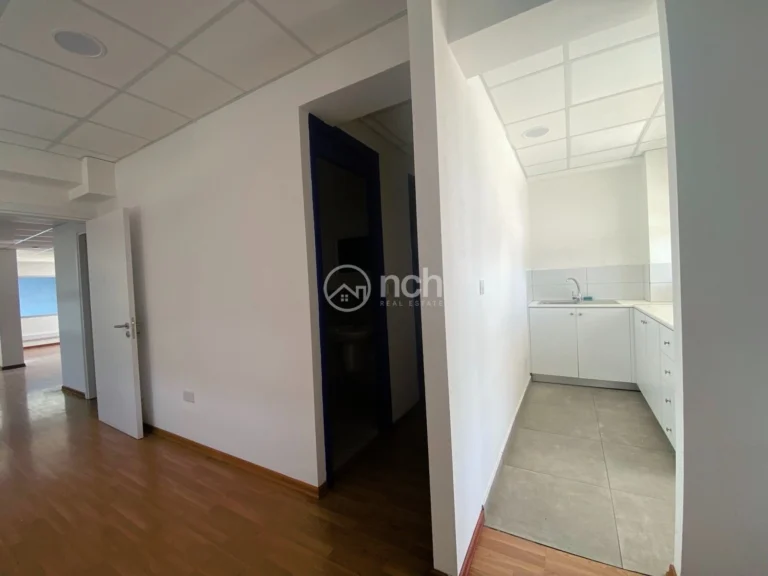 240m² Commercial for Rent in Latsia, Nicosia District