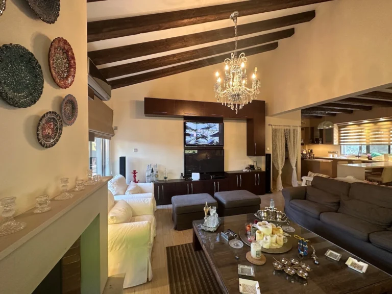 3 Bedroom House for Sale in Moniatis, Limassol District