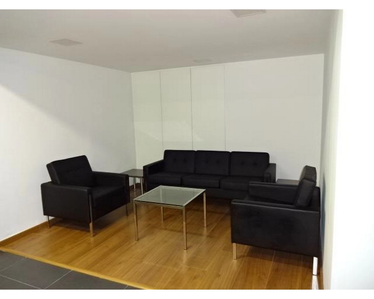 30m² Office for Rent in Agia Triada, Limassol District
