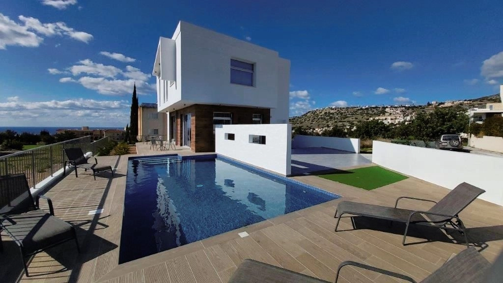3 Bedroom House for Sale in Peyia, Paphos District