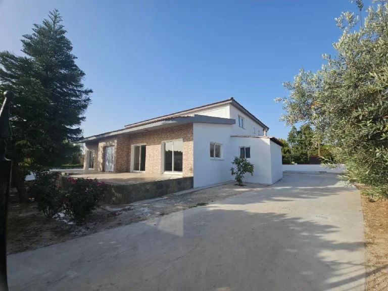 5 Bedroom House for Sale in Nicosia District